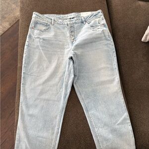 American Eagle Light Wash Mom Jeans 20L